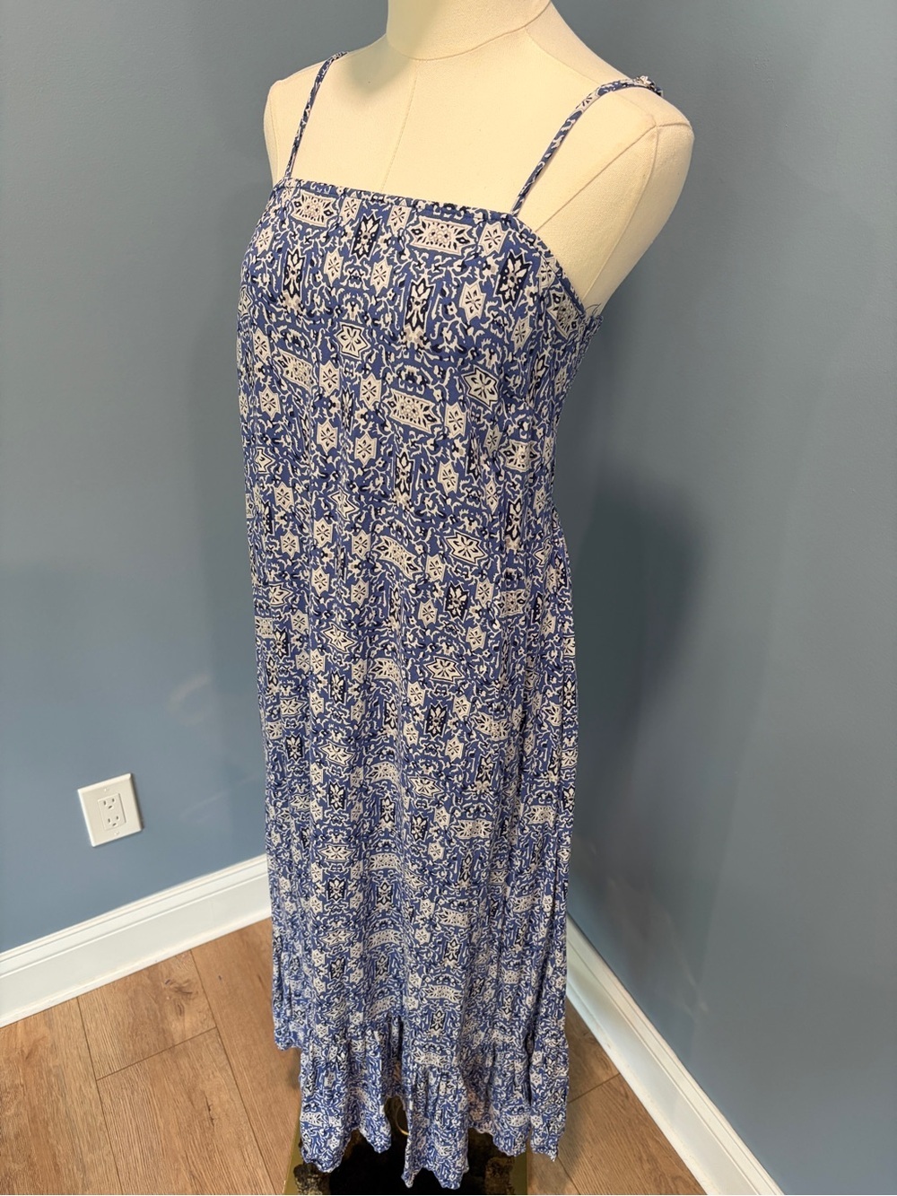 Chelsea & Theodore Blue White Boho Maxi Dress Small Tile Print Beach Sundress